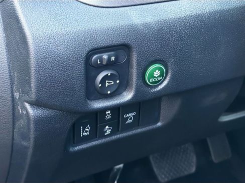 Used 2025 Honda Ridgeline Sport image 10