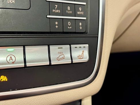 Used 2020 Mercedes-Benz GLA 250 4MATIC w/ Premium Package image 24