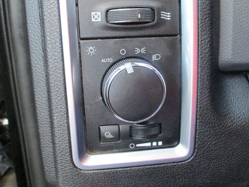Used 2014 RAM 1500 Classic SLT w/ Protection Group AWD/4WD image 40