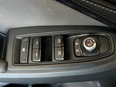 Used 2022 Subaru Crosstrek 2.5i Sport AWD/4WD image 32