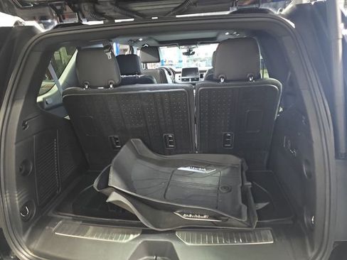 Used 2022 Chevrolet Tahoe High Country AWD/4WD image 17