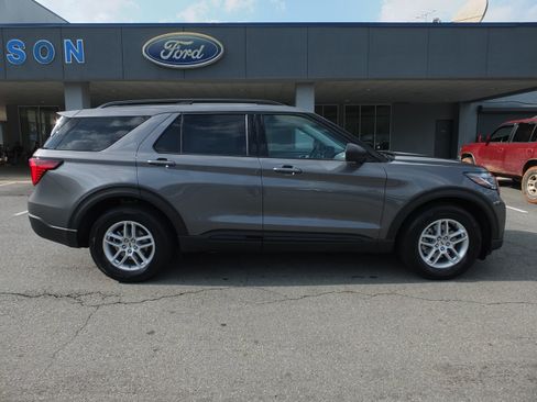 New 2026 Ford Explorer Active w/ Active Comfort Package RWD image 2