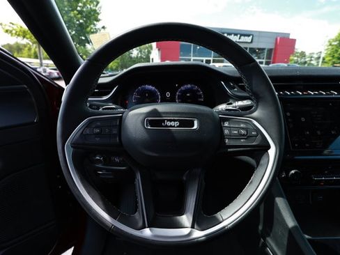 Used 2024 Jeep Grand Cherokee Altitude RWD image 11