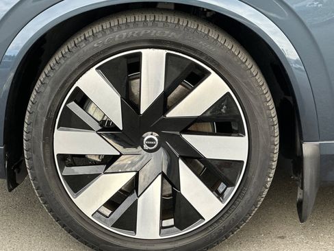 Certified 2023 Volvo XC90 T8 Ultimate w/ Lounge Package image 12