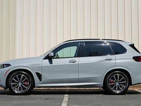 Used 2026 BMW X5 xDrive50e w/ M Sport Package AWD/4WD image 9