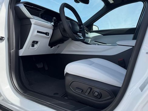 New 2026 Jeep Cherokee Limited image 10