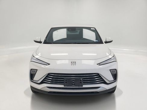 Used 2025 Buick Envista Preferred image 2