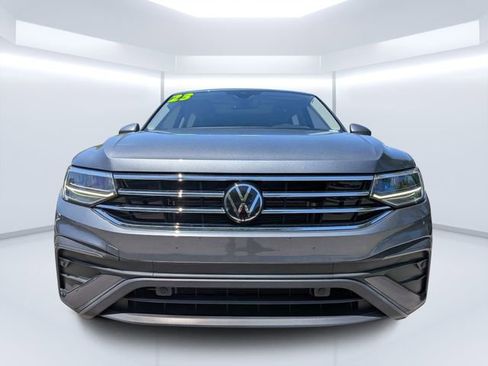 Certified 2023 Volkswagen Tiguan SE image 8