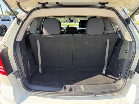 Used 2018 Dodge Journey SE w/ Connectivity Group FWD image 12