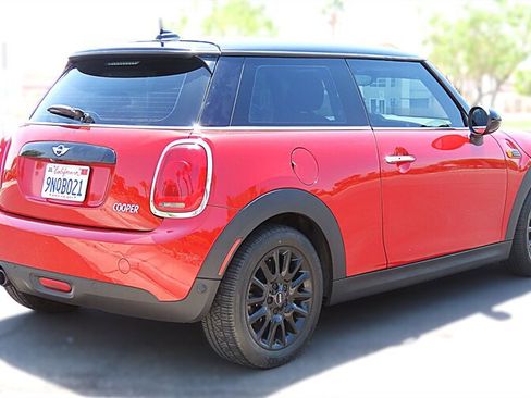 Used 2017 MINI Cooper 2-Door Hardtop FWD image 6