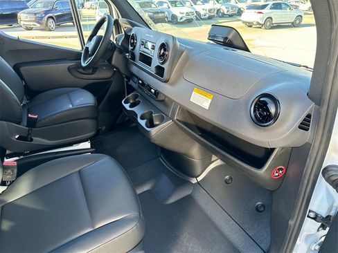 New 2025 Mercedes-Benz Sprinter 2500 image 13