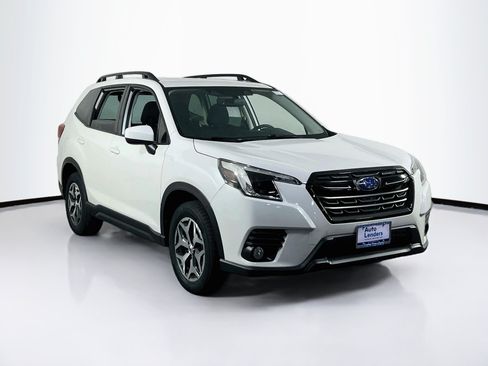 Used 2023 Subaru Forester Premium AWD/4WD image 3