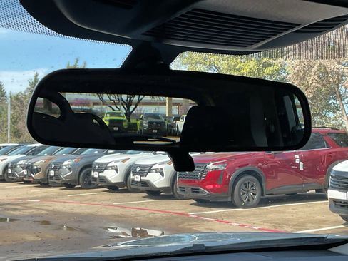 Used 2025 Nissan Rogue SV image 26