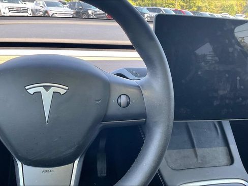 Used 2023 Tesla Model Y Long Range AWD/4WD image 12