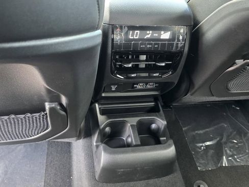 New 2025 Jeep Grand Cherokee L Altitude AWD/4WD image 11