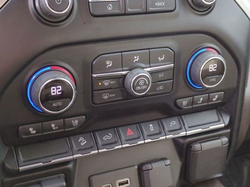 Used 2021 Chevrolet Silverado 2500 LTZ w/ LTZ Convenience Package image 19