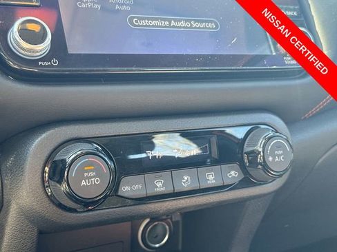 Certified 2022 Nissan Kicks SR image 18