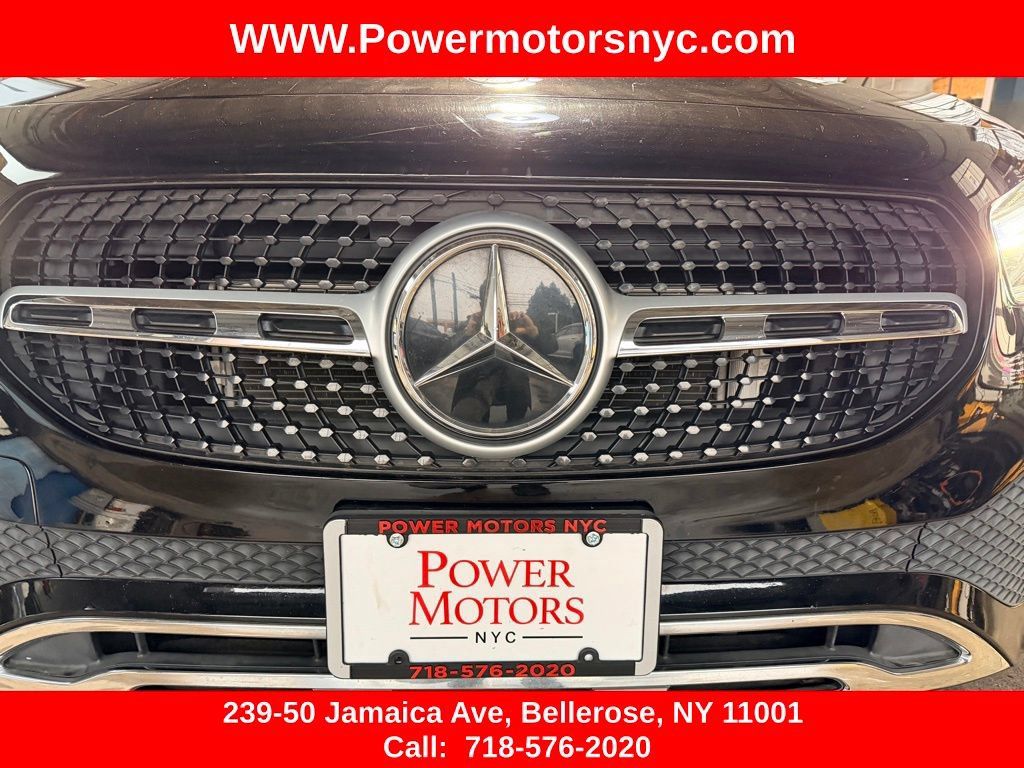 Used 2021 Mercedes-Benz GLA 250 4MATIC w/ Premium Package image 9