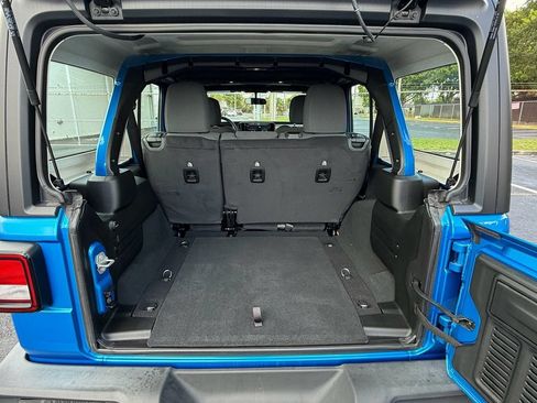 Used 2024 Jeep Wrangler Unlimited Sport AWD/4WD image 15