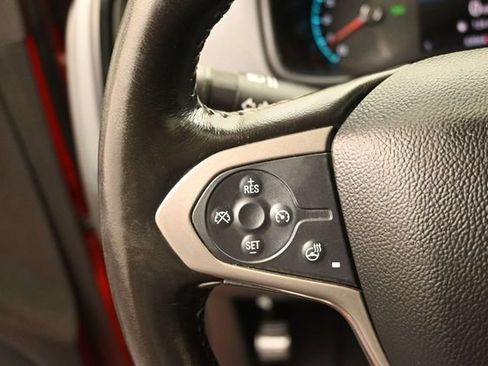 Used 2020 Chevrolet Colorado Z71 AWD/4WD image 3