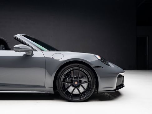 Used 2025 Porsche 911 Targa 4 GTS image 41