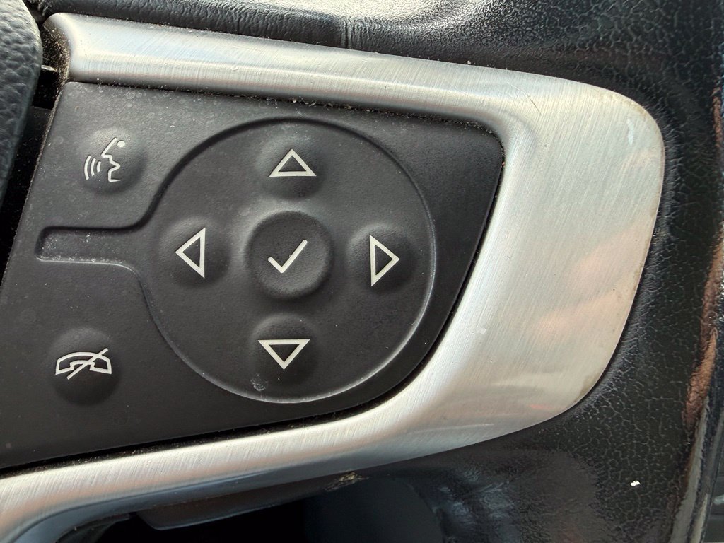 Used 2022 GMC Terrain SLT AWD/4WD image 17