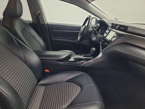 Used 2019 Toyota Camry SE image 21