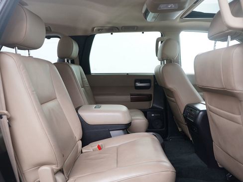 Used 2016 Toyota Sequoia Platinum image 15