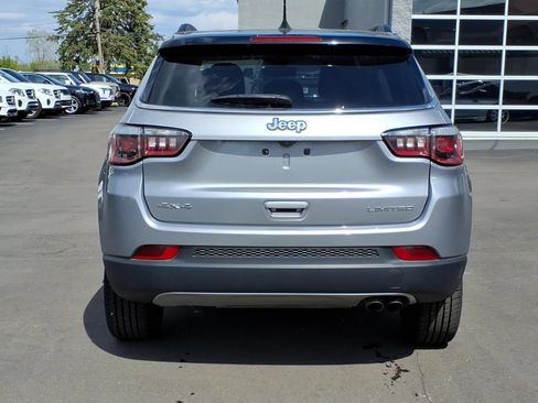 Used 2018 Jeep Compass Limited w/ Navigation Group AWD/4WD image 4