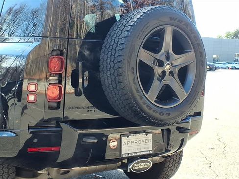 Certified 2023 Land Rover Defender 110 X-Dynamic SE image 19