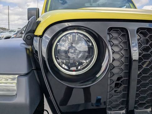 New 2023 Jeep Wrangler Unlimited w/ Sun & Screen Package AWD/4WD image 9