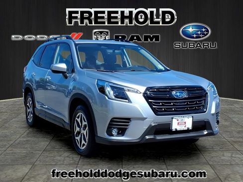 Certified 2024 Subaru Forester Premium AWD/4WD image 1