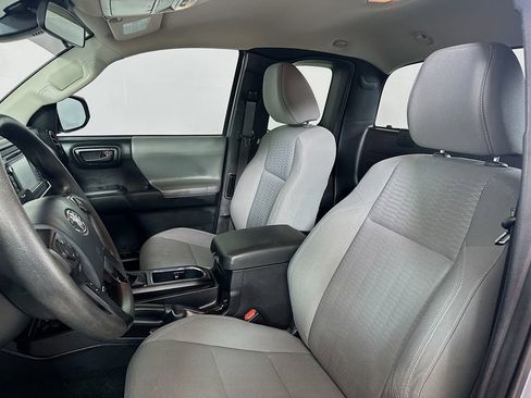 Used 2019 Toyota Tacoma SR image 8
