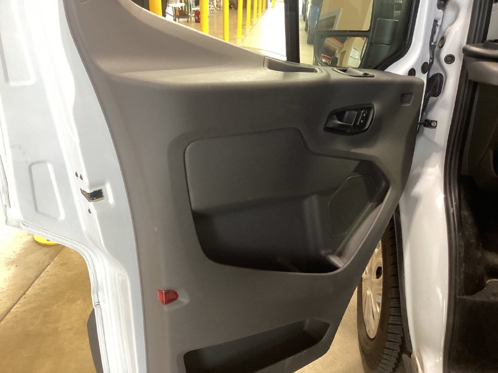 Used 2023 Ford E-Transit Medium Roof RWD image 13