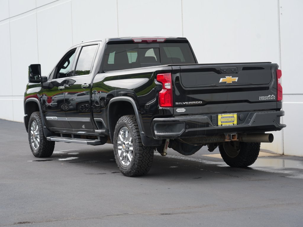 Used 2024 Chevrolet Silverado 3500 High Country w/ High Country Premium Package AWD/4WD image 6