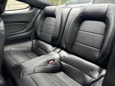 Used 2021 Ford Mustang Shelby GT500 w/ Technology Package RWD image 17