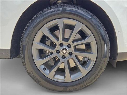 Used 2025 Land Rover Range Rover Sport SE AWD/4WD image 25
