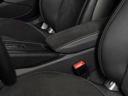 Used 2018 Porsche 911 Targa 4 GTS image 24