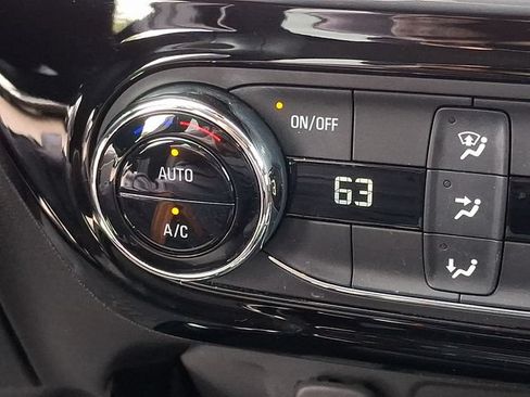 Used 2024 Chevrolet Trax LT FWD image 20
