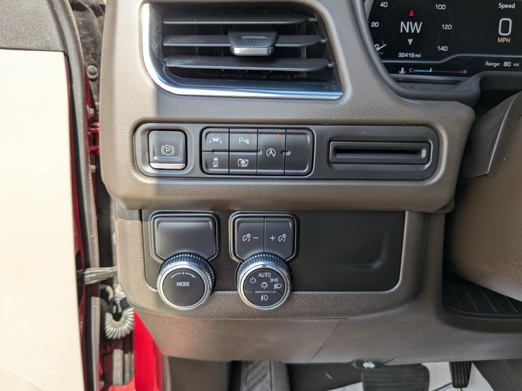 Used 2023 GMC Yukon SLT w/ SLT Premium Package RWD image 32
