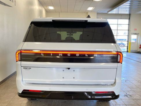 New 2026 Lincoln Navigator L Reserve image 13