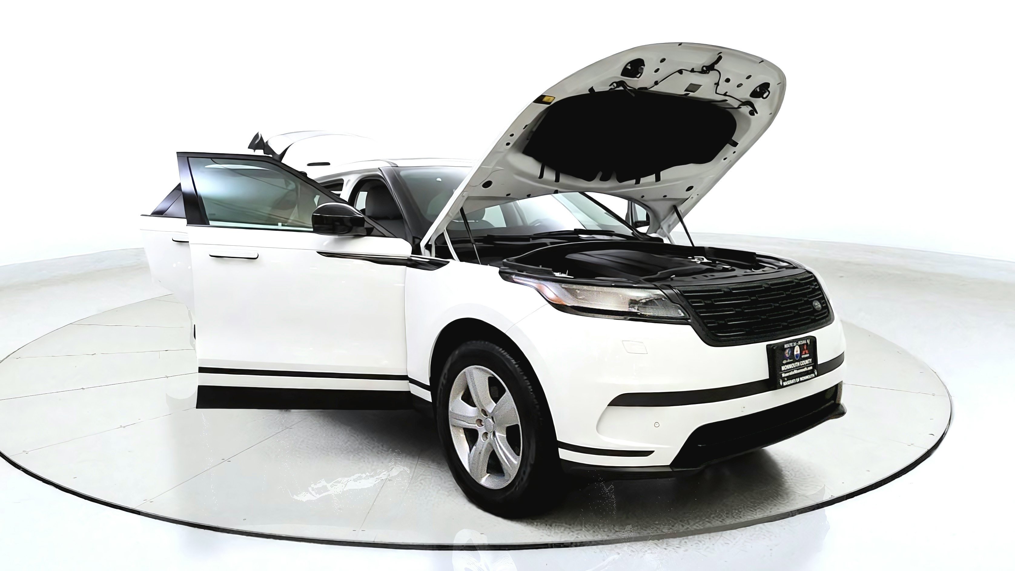 Used 2024 Land Rover Range Rover Velar S AWD/4WD image 9
