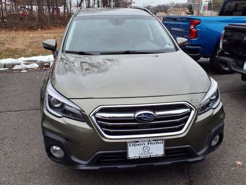 Used 2019 Subaru Outback 3.6R Touring image 2