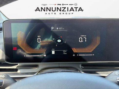 New 2025 Kia Carnival EX image 30