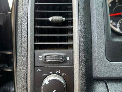 Used 2019 RAM 1500 Express AWD/4WD image 12