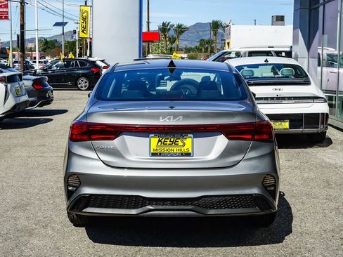 Used 2022 Kia Forte LXS image 8