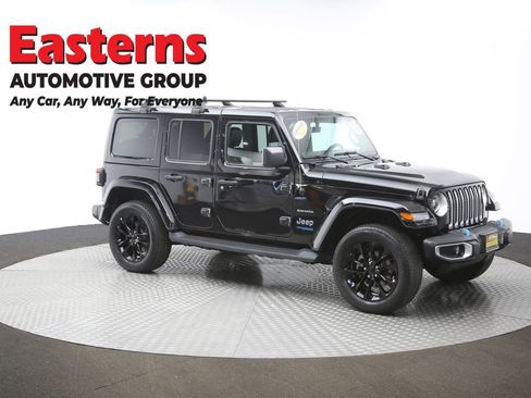 Used 2022 Jeep Wrangler Unlimited Sahara AWD/4WD image 46