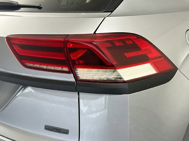 Used 2020 Volkswagen Atlas Cross Sport SEL Premium AWD/4WD image 31