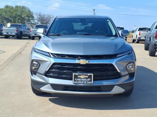 Used 2025 Chevrolet Blazer LT FWD image 2