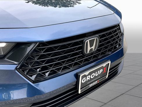 Used 2025 Honda Accord SE image 30